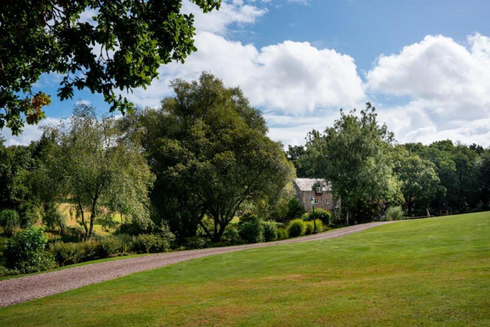 Pulley Mill Villa High Bickington ภายนอก รูปภาพ